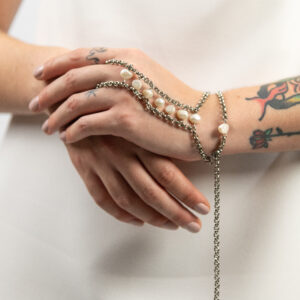 Hand Chain Pérolas